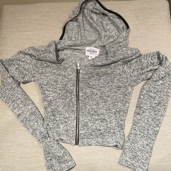 GREY CROPPED SWEATER WITH HOODIE - Picture 3 of 3